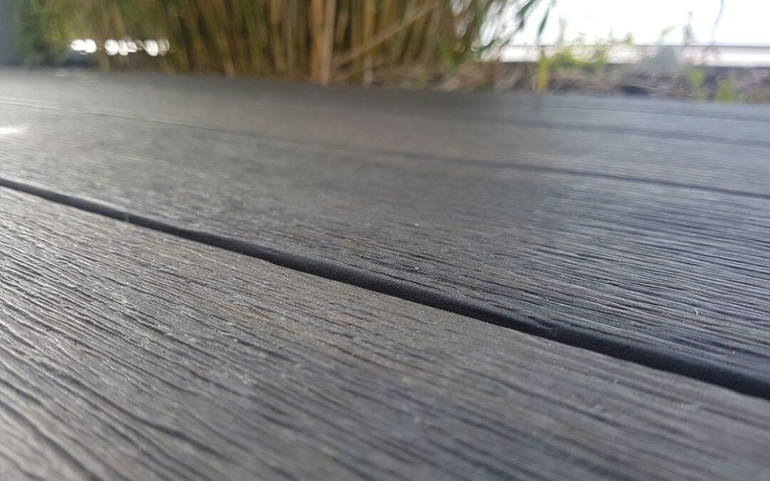 Tarimas de madera: una opción sostenible y versátil para tu hogar