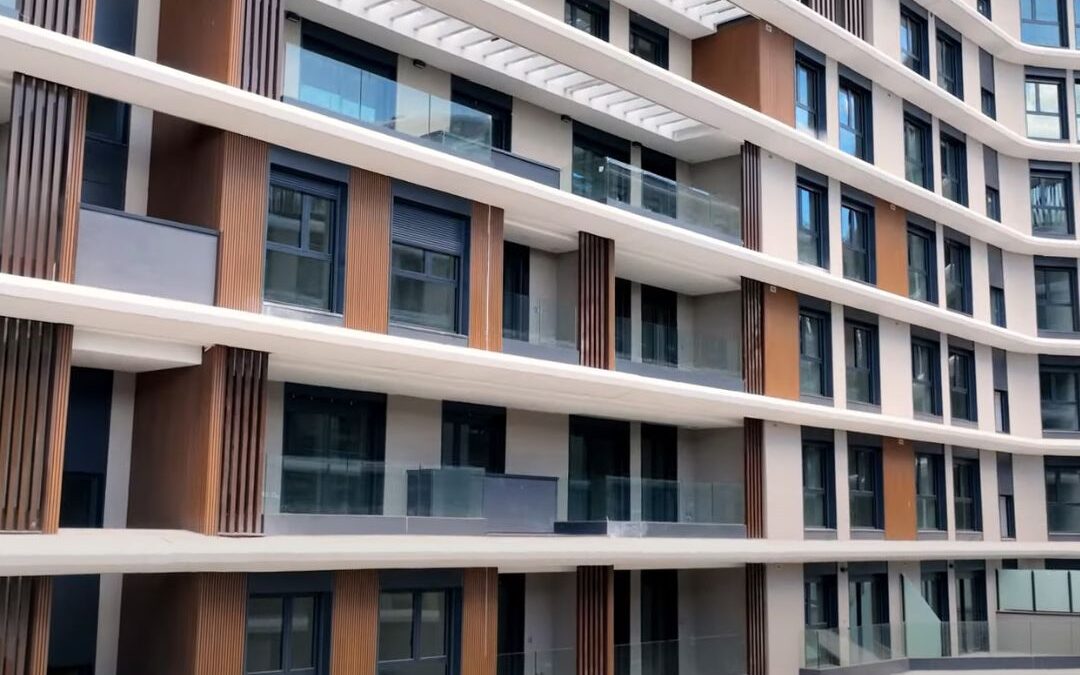 Pon paneles para fachadas ignífugos